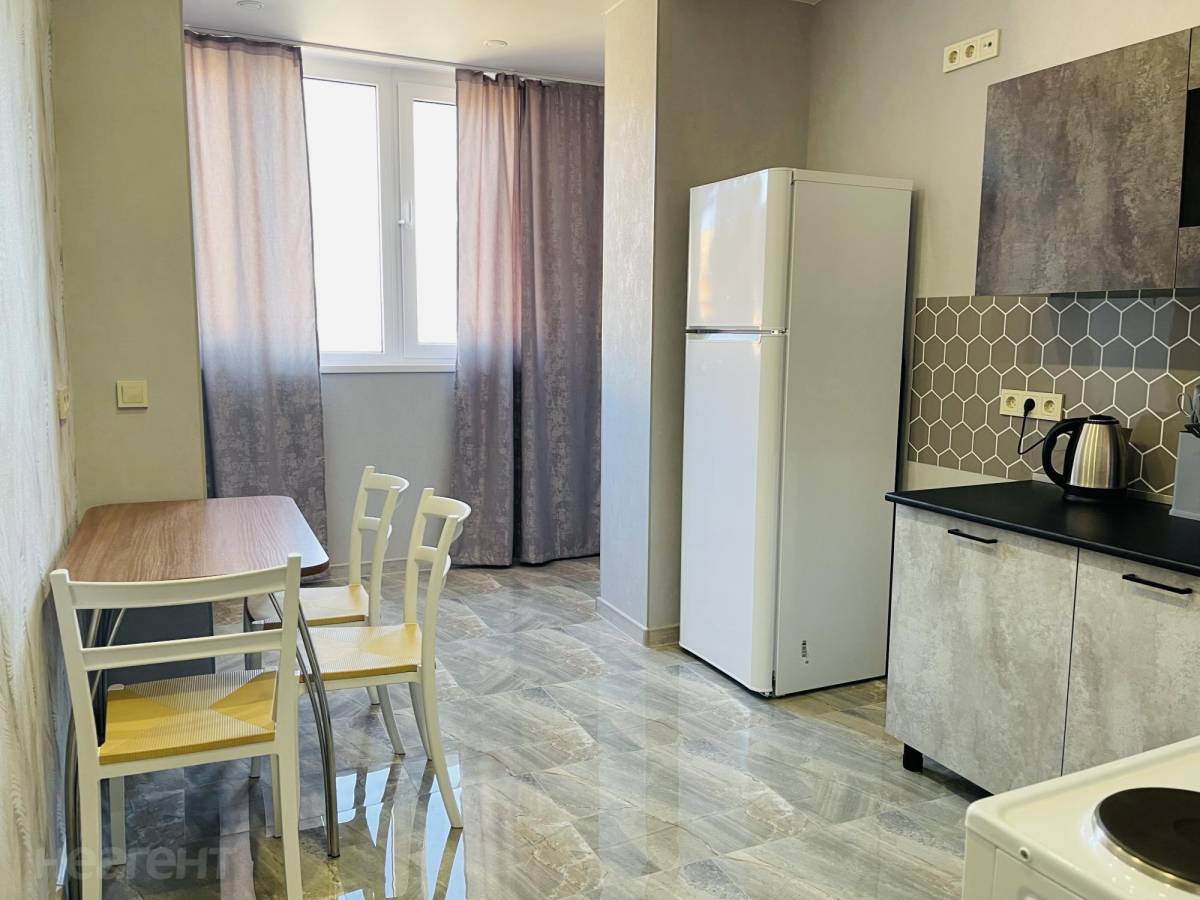 Сдается 2-х комнатная квартира, 60 м²