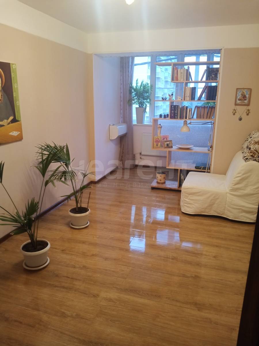 Продается 1-комнатная квартира, 41 м²