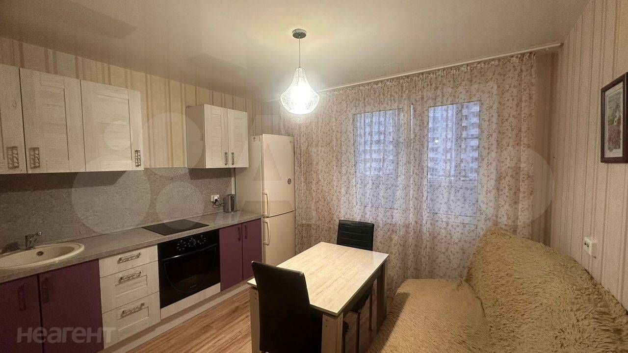 Сдается 1-комнатная квартира, 38 м²