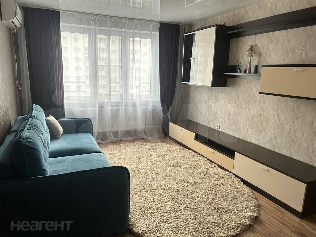 Сдается 1-комнатная квартира, 38 м²