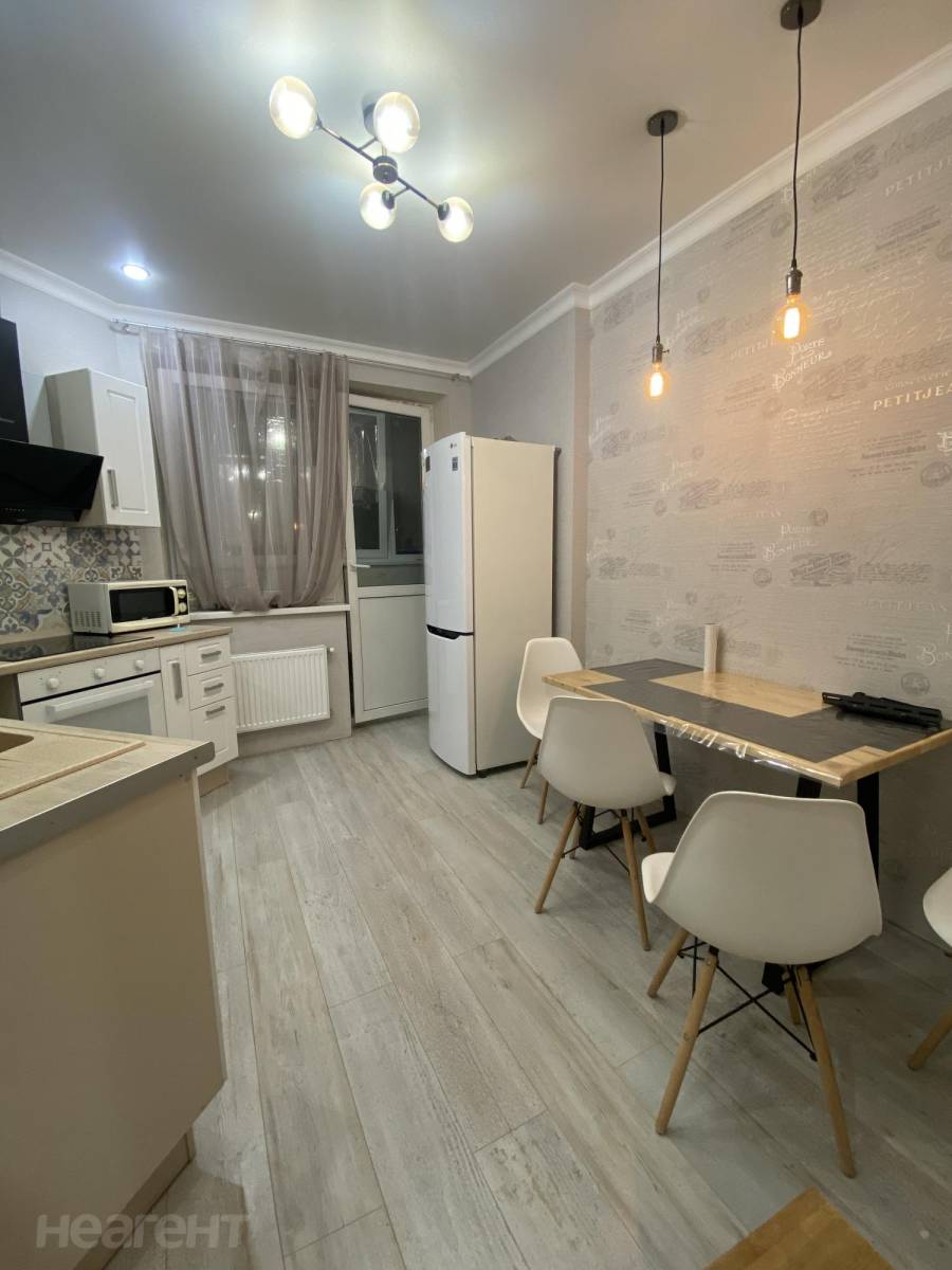 Сдается Многокомнатная квартира, 57 м²