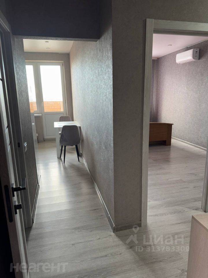 Сдается 1-комнатная квартира, 40 м²