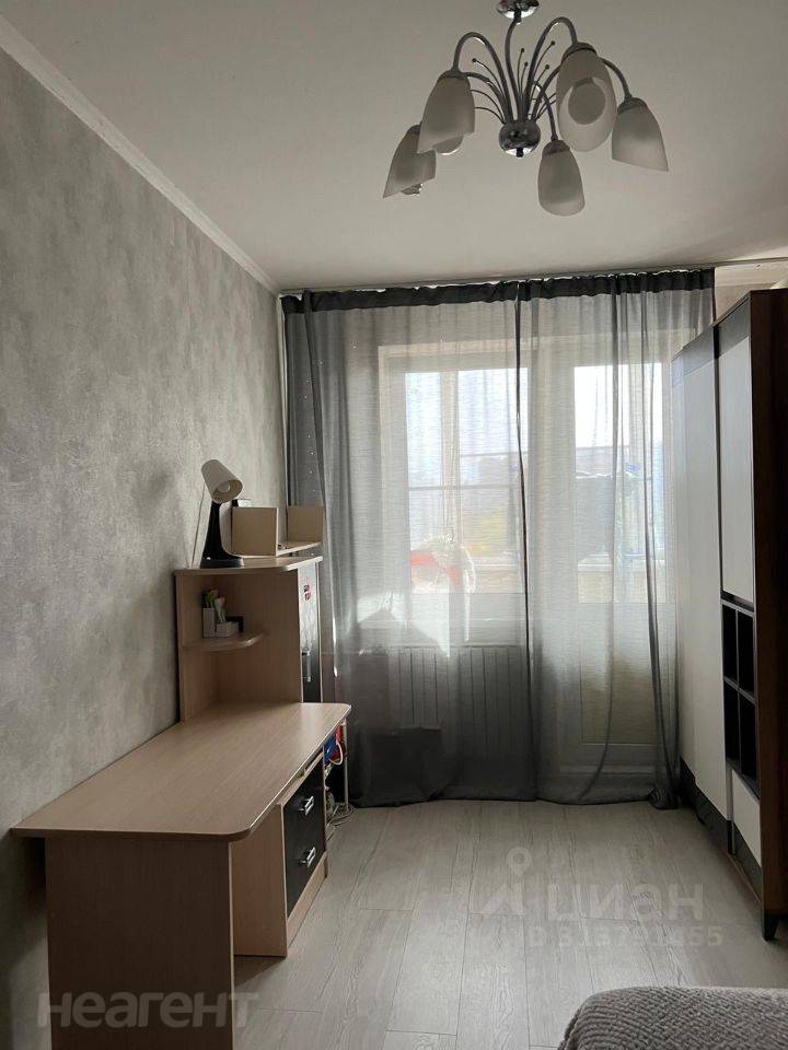 Продается Многокомнатная квартира, 77 м²