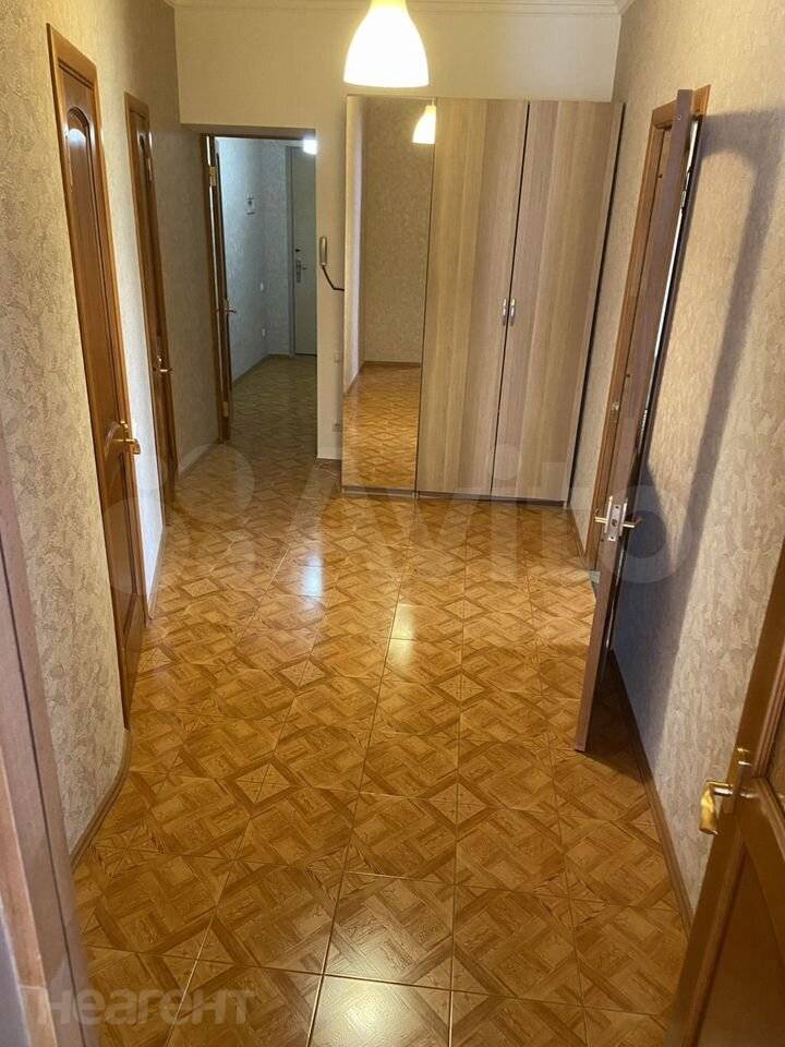 Сдается 1-комнатная квартира, 80,2 м²