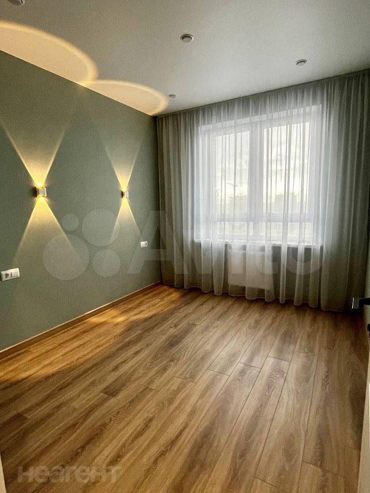 Продается 1-комнатная квартира, 37 м²