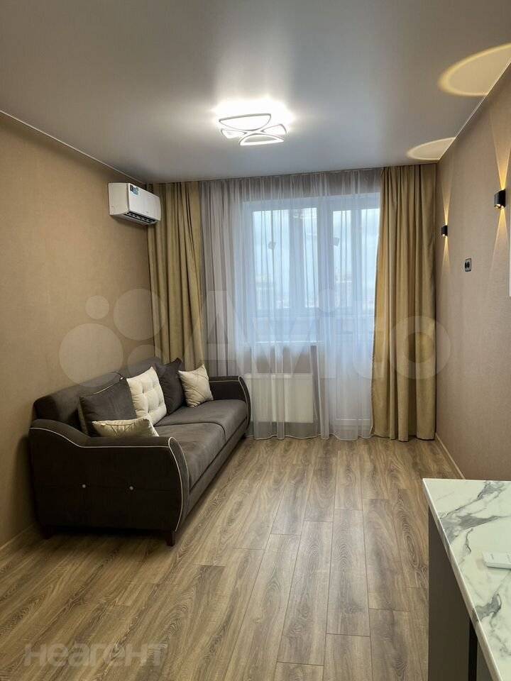 Продается 1-комнатная квартира, 37 м²