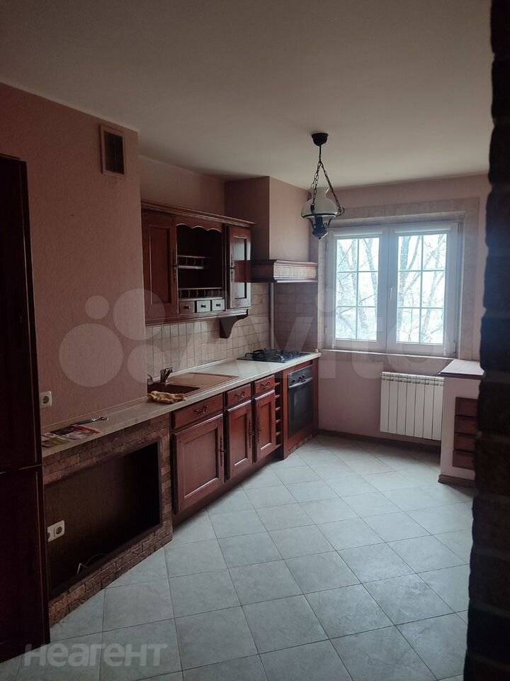 Продается Многокомнатная квартира, 76 м²