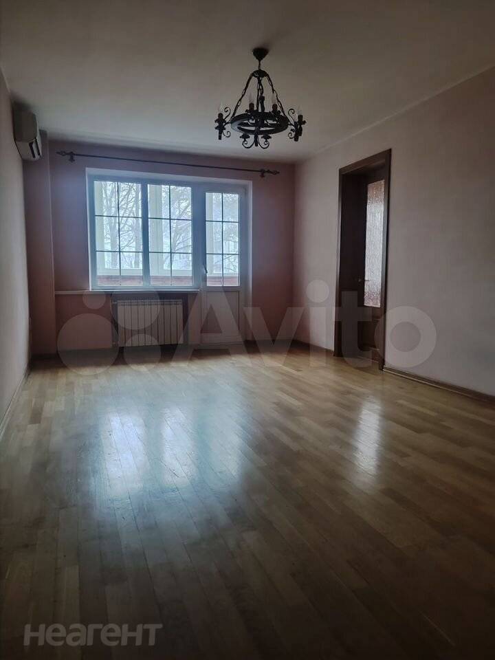 Продается Многокомнатная квартира, 76 м²