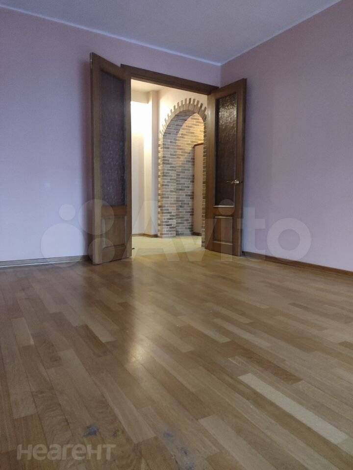 Продается Многокомнатная квартира, 76 м²