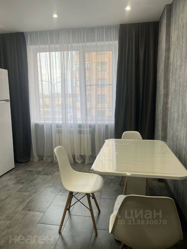 Сдается 1-комнатная квартира, 42 м²