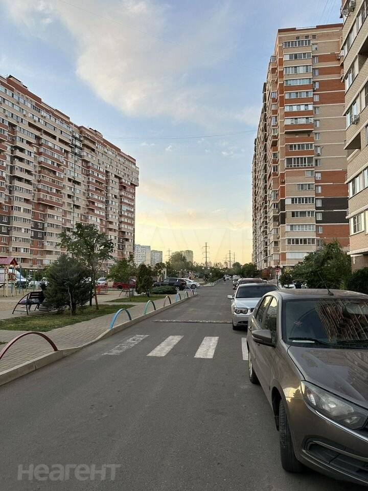 Продается 1-комнатная квартира, 40,7 м²