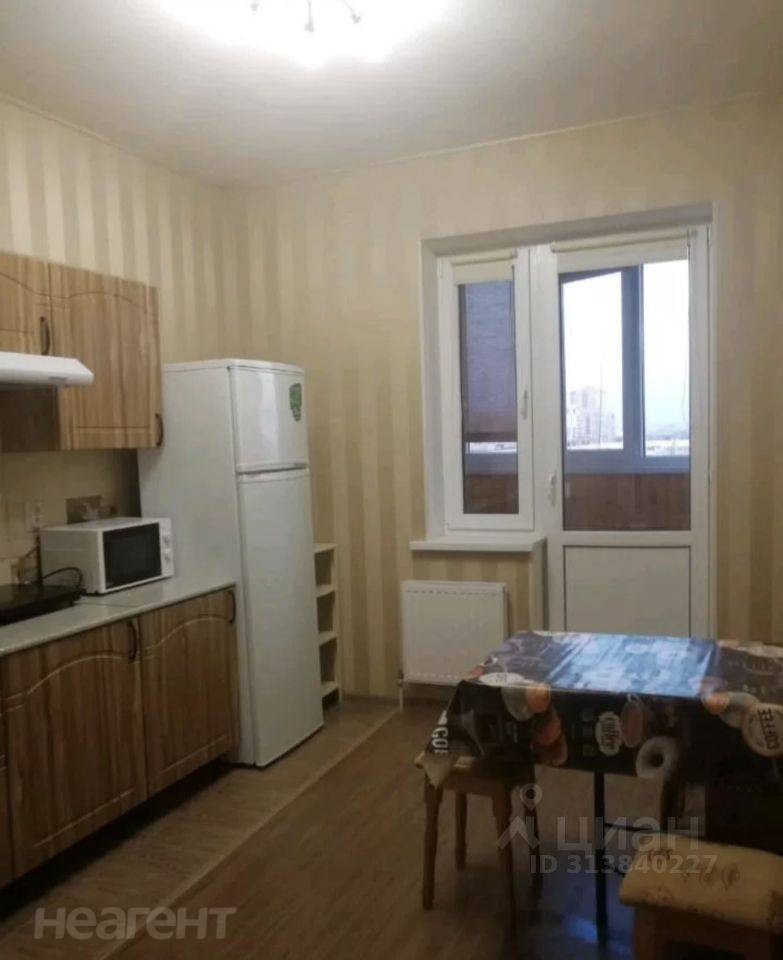 Сдается 1-комнатная квартира, 40 м²