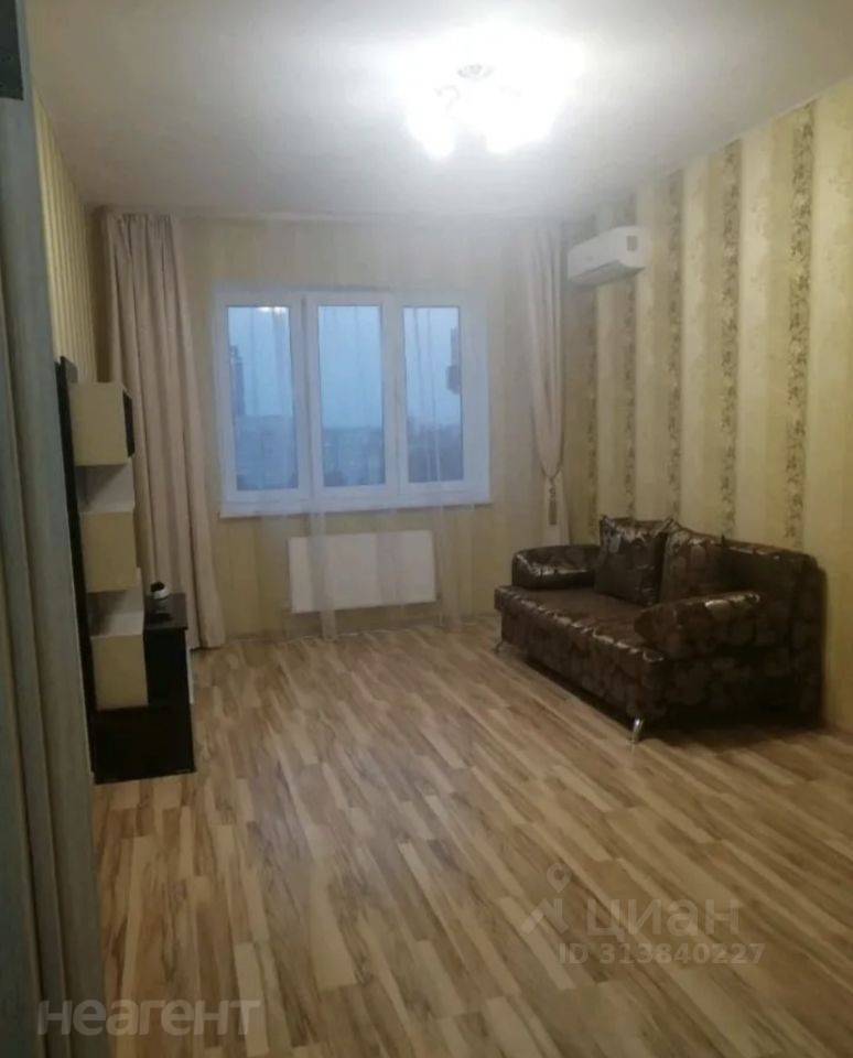 Сдается 1-комнатная квартира, 40 м²