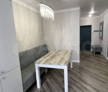 Продается 1-комнатная квартира, 42 м²