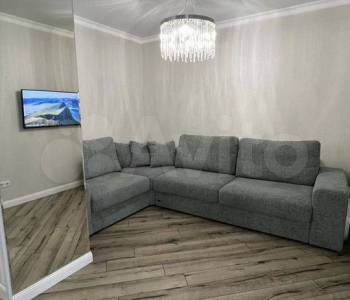 Продается 1-комнатная квартира, 42 м²