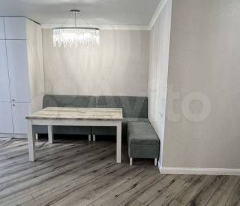 Продается 1-комнатная квартира, 42 м²