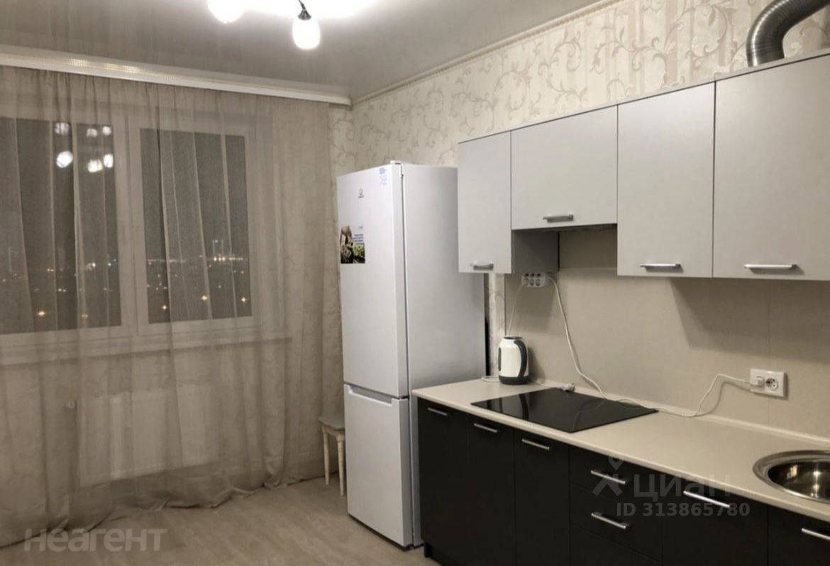 Сдается 2-х комнатная квартира, 65 м²