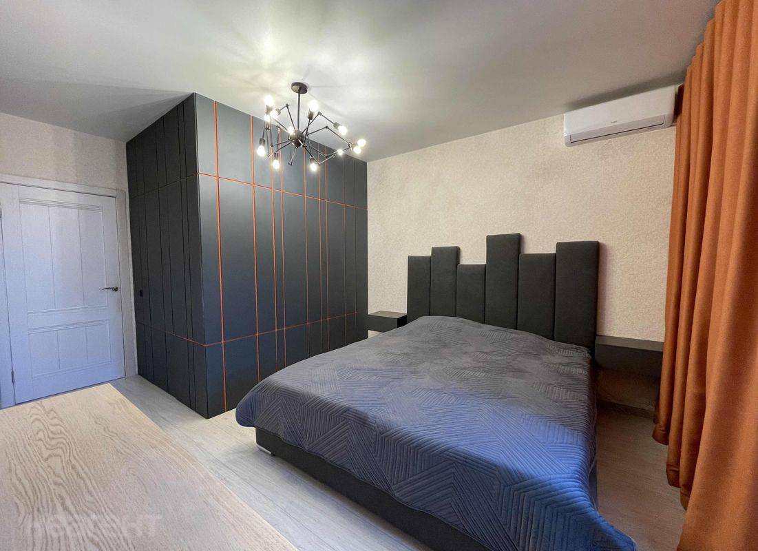 Продается 2-х комнатная квартира, 80,5 м²