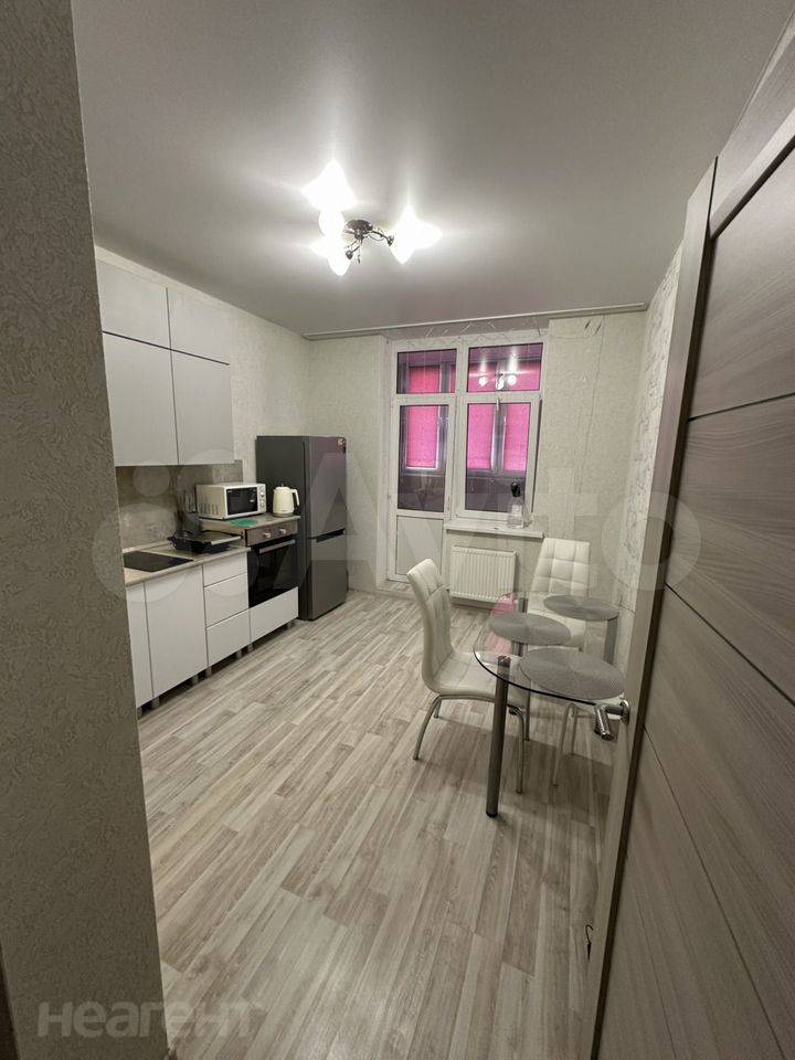 Продается 1-комнатная квартира, 37,3 м²