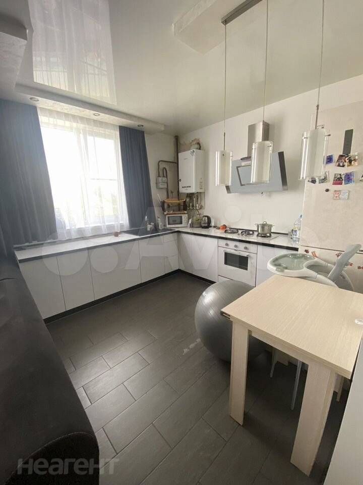 Продается 3-х комнатная квартира, 54 м²