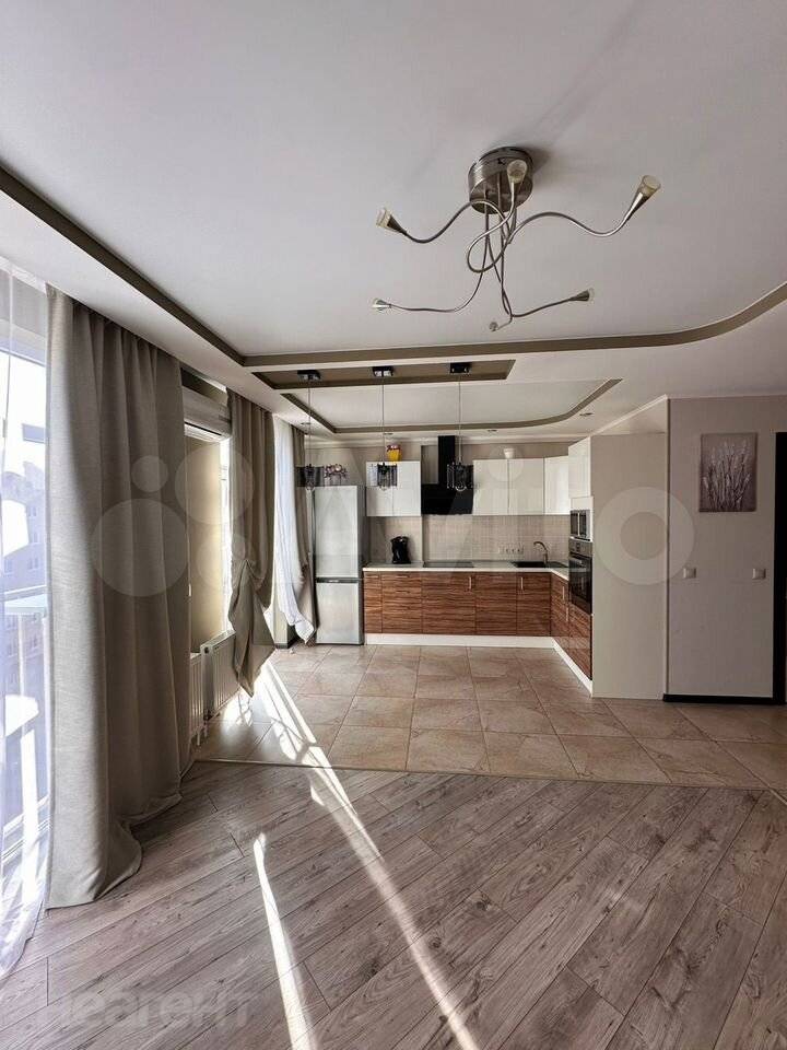 Продается 1-комнатная квартира, 42 м²