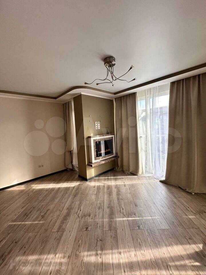 Продается 1-комнатная квартира, 42 м²