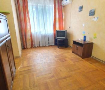 Продается 1-комнатная квартира, 28,4 м²