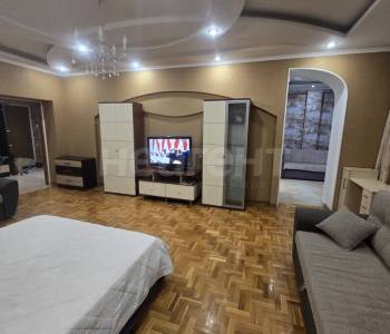 Сдается 1-комнатная квартира, 70 м²