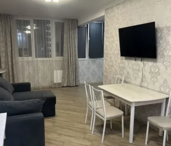 Сдается 2-х комнатная квартира, 75 м²