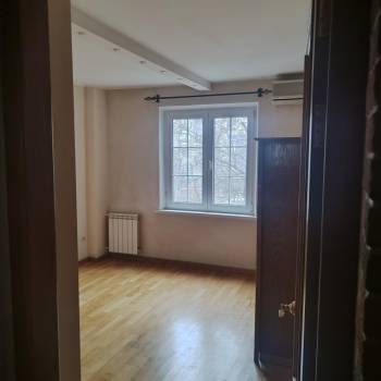 Продается Многокомнатная квартира, 76,5 м²