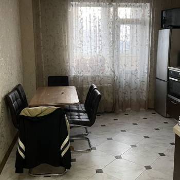 Сдается 2-х комнатная квартира, 77 м²