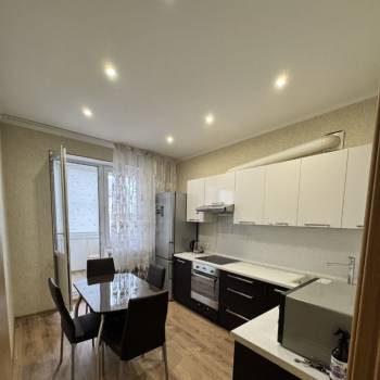 Продается 1-комнатная квартира, 39 м²