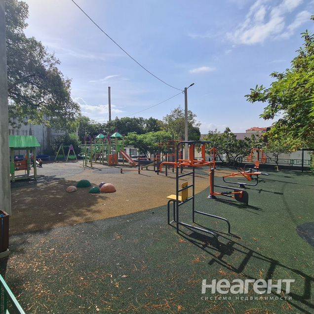 Продаю 4-комн. квартиру, г. Геленджик, ул. Пушкина