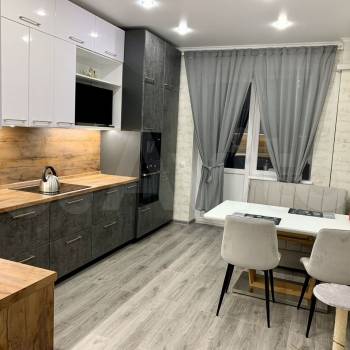 Продается 1-комнатная квартира, 53,7 м²