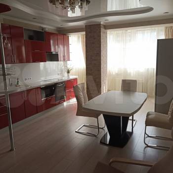 Сдается 2-х комнатная квартира, 90 м²