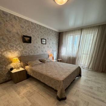 Продается 1-комнатная квартира, 63,8 м²