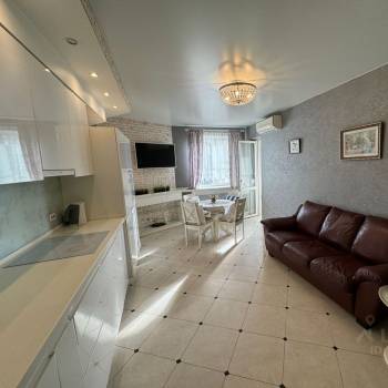 Продается 1-комнатная квартира, 63,8 м²