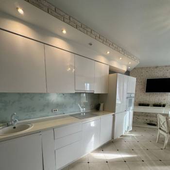 Продается 1-комнатная квартира, 63,8 м²