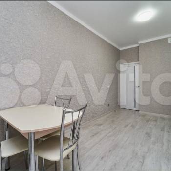 Продается 1-комнатная квартира, 40,6 м²