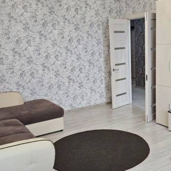 Сдается 2-х комнатная квартира, 82 м²