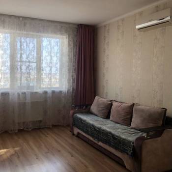 Сдается 2-х комнатная квартира, 77 м²