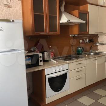 Сдается 2-х комнатная квартира, 77 м²