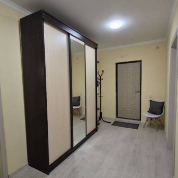 Сдается 2-х комнатная квартира, 79 м²