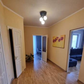 Сдается 2-х комнатная квартира, 95 м²