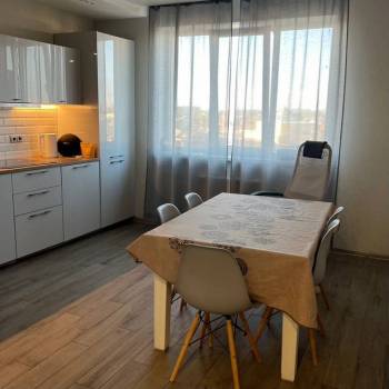 Сдается 2-х комнатная квартира, 90 м²