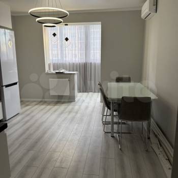 Сдается 2-х комнатная квартира, 76 м²