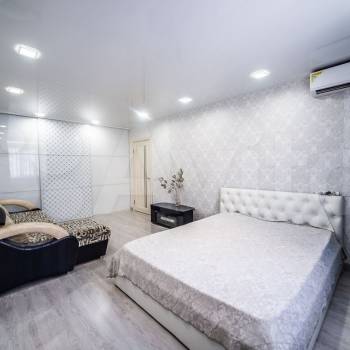 Продается 1-комнатная квартира, 47 м²