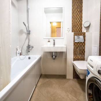 Продается 1-комнатная квартира, 47 м²