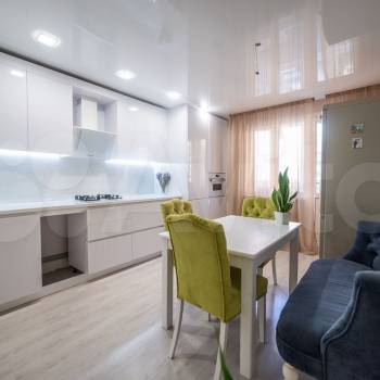 Продается 1-комнатная квартира, 47 м²