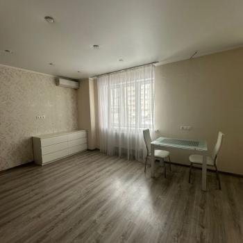 Продается 1-комнатная квартира, 40 м²